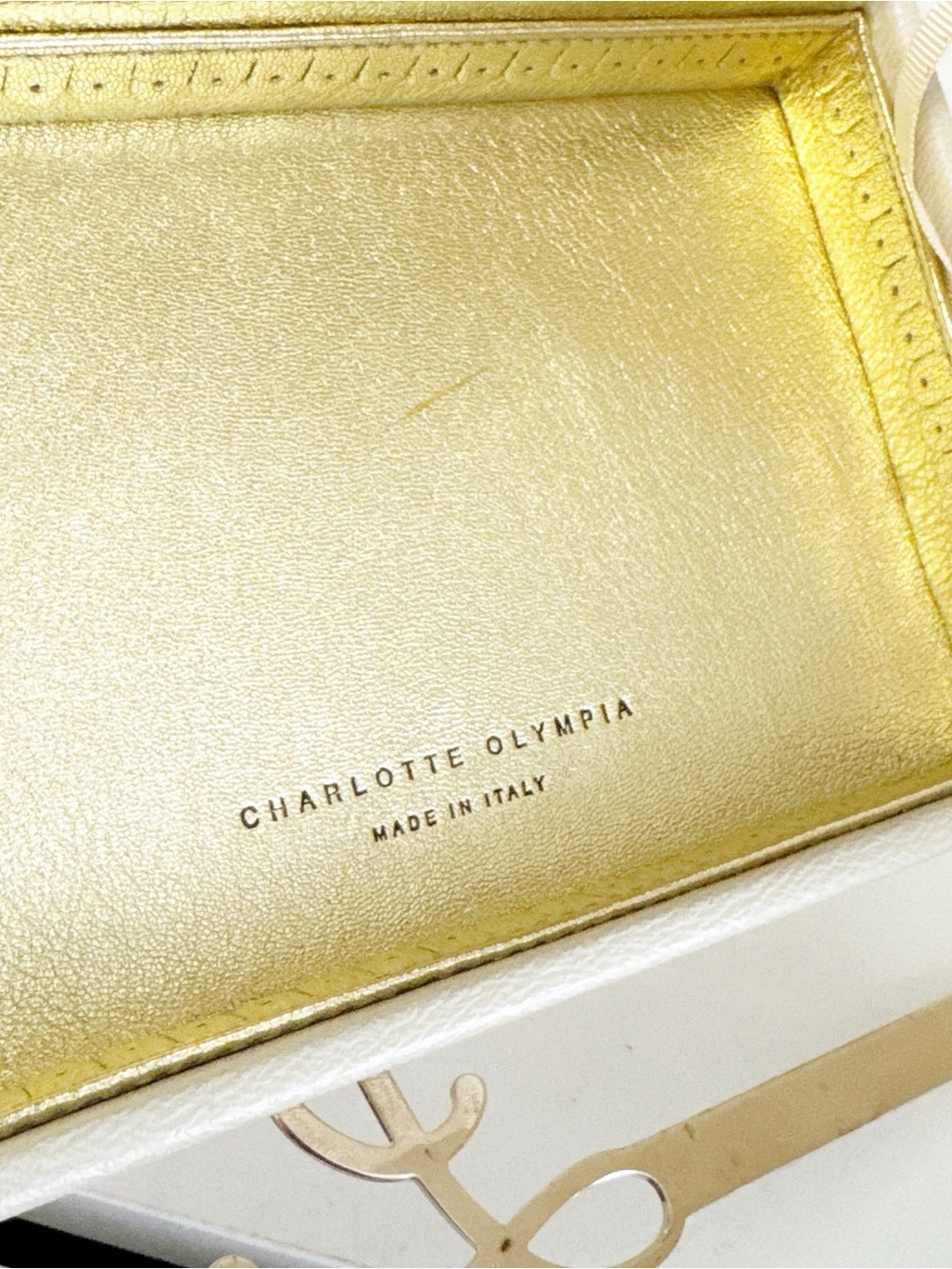 CHARLOTTE OLYMPIA
Love Vanina Leather Clutch Box In Off White - Picture 10 of 13